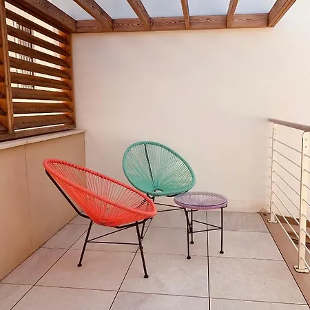 Interno 2 Centro * Este