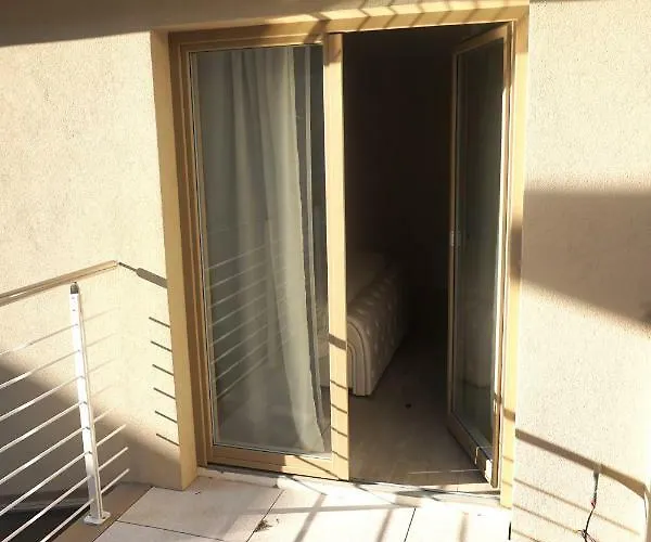 Interno 2 Centro * 埃斯泰